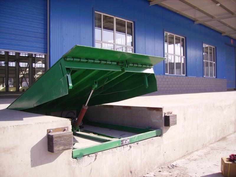 移动装卸登车桥(移动式登车桥安全操作规程)